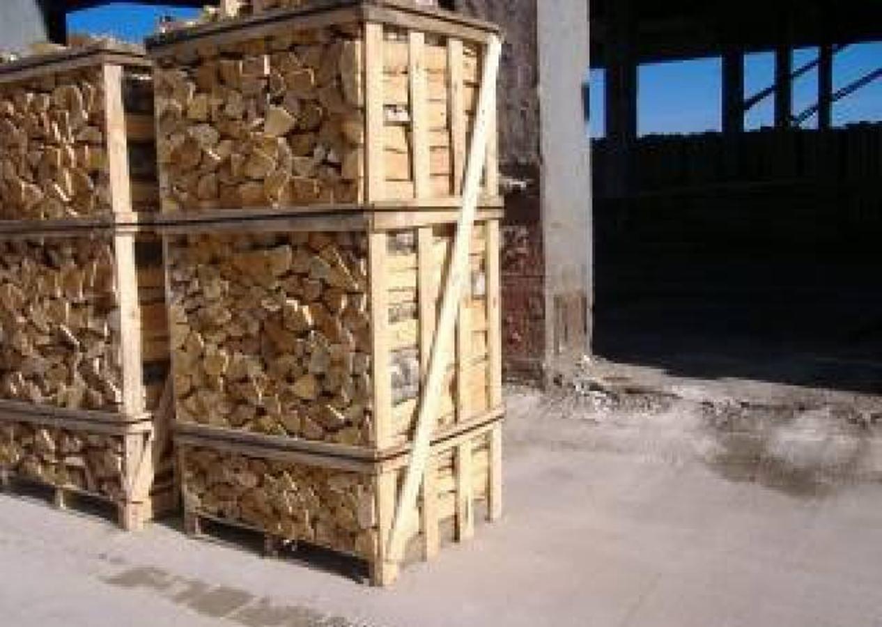 firewood hardwood on pallet boxes small split4